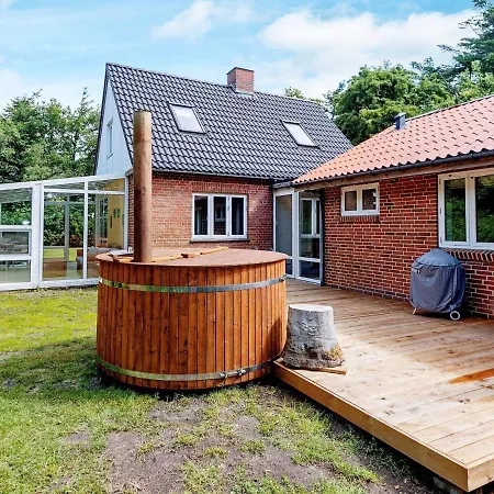 Ferienhaus Four-bedroom Holiday In Norre Nebel 11 *