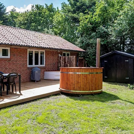 Ferienhaus Four-bedroom Holiday In Norre Nebel 11 *